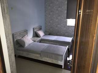 Хостелы Liko Hostel Ереван Бюджетный двухместный номер с 1 кроватью или 2 отдельными кроватями-1
